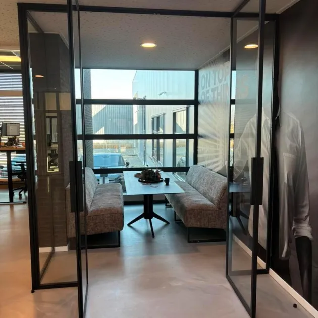 Website ontwikkeld voor: Staal met glazen kantoorruimtes